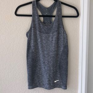 NIKE dry-fit tank